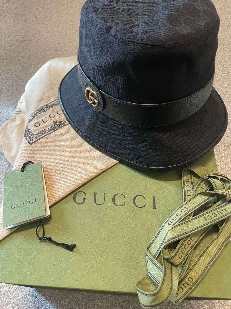 GUCCI ブラック キャンバスバケットハット GGロゴ