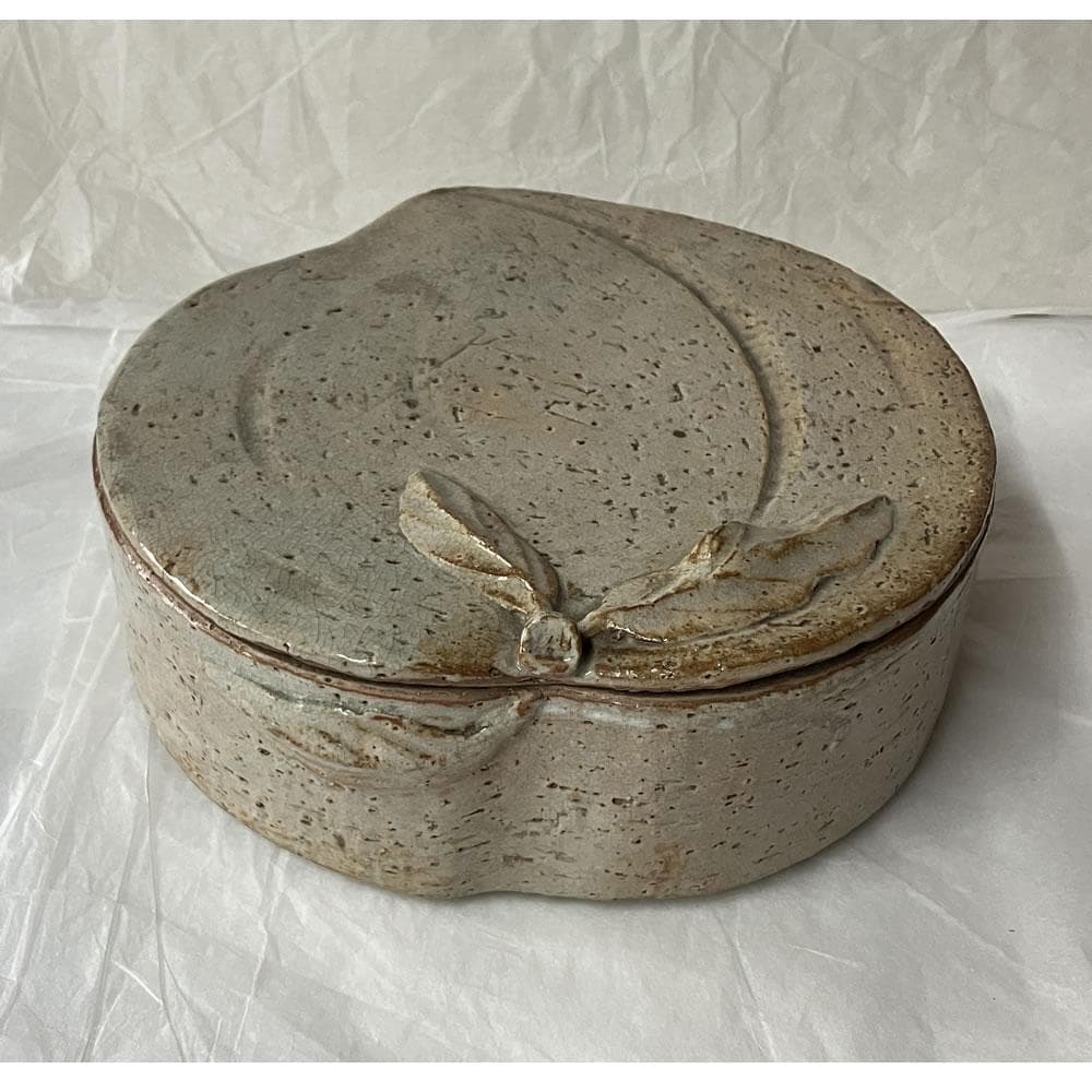 e3120 萩焼 桃形 喰籠 木箱入り 蓋物 菓子器 喰篭 茶道具