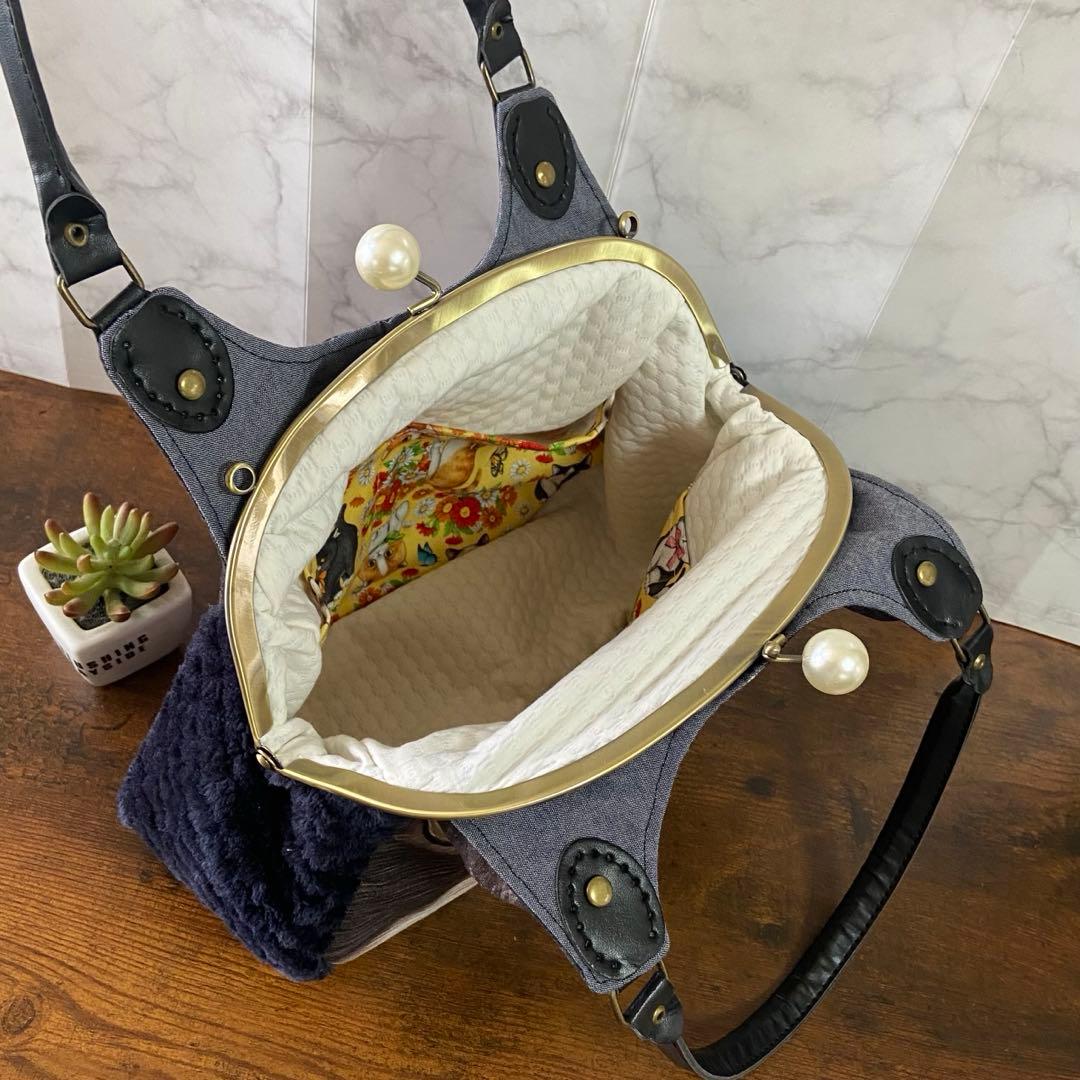 m*e様 コヤンイサムチョン【あおりポケット付き がま口バッグ】猫型バッグ ハン