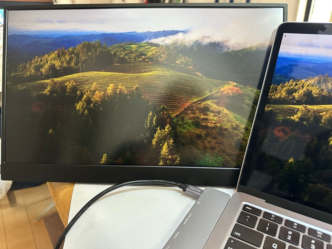 訳があり‼️ゲーミングに最適‼️15.6インチ モバイルモニター フルHD