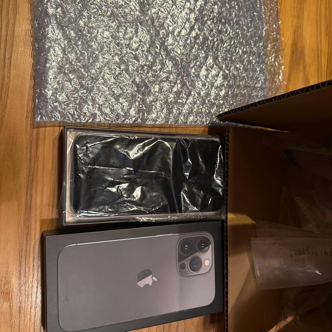 Apple iPhone 13 Pro グラファイト　256