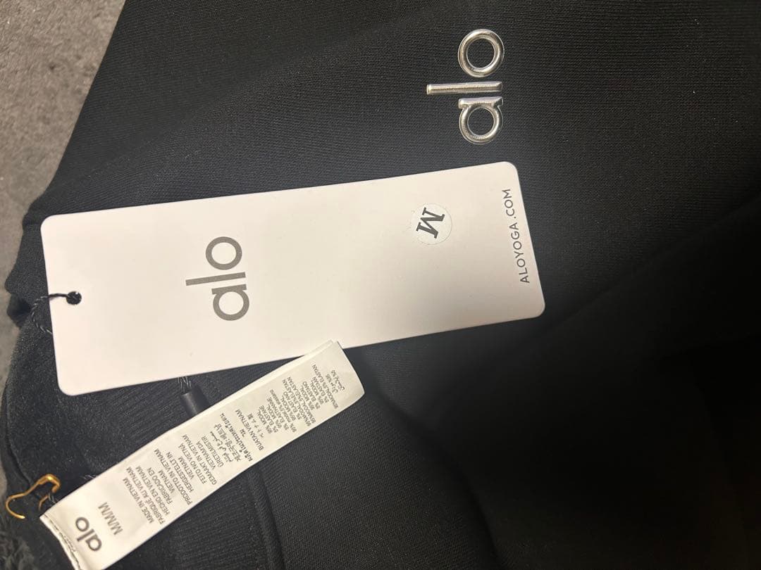 オ*ん様 alo ブラック スウェット ユニセックス　Mサイズ