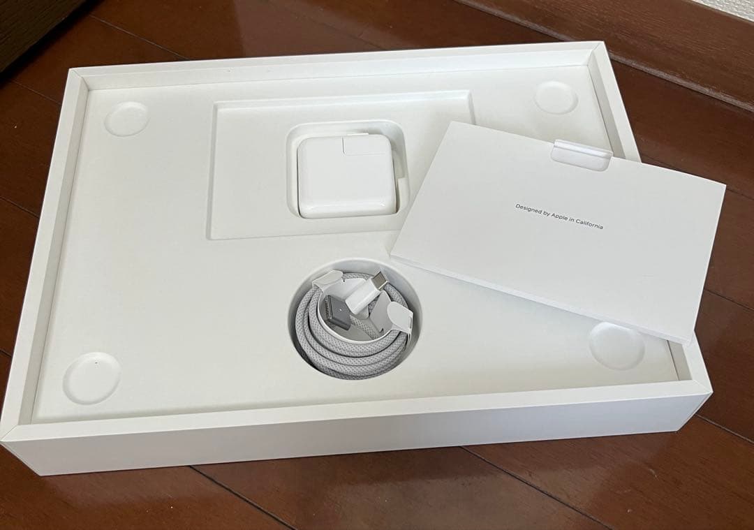 macbook air m2 8gb 256gb 13.6インチ