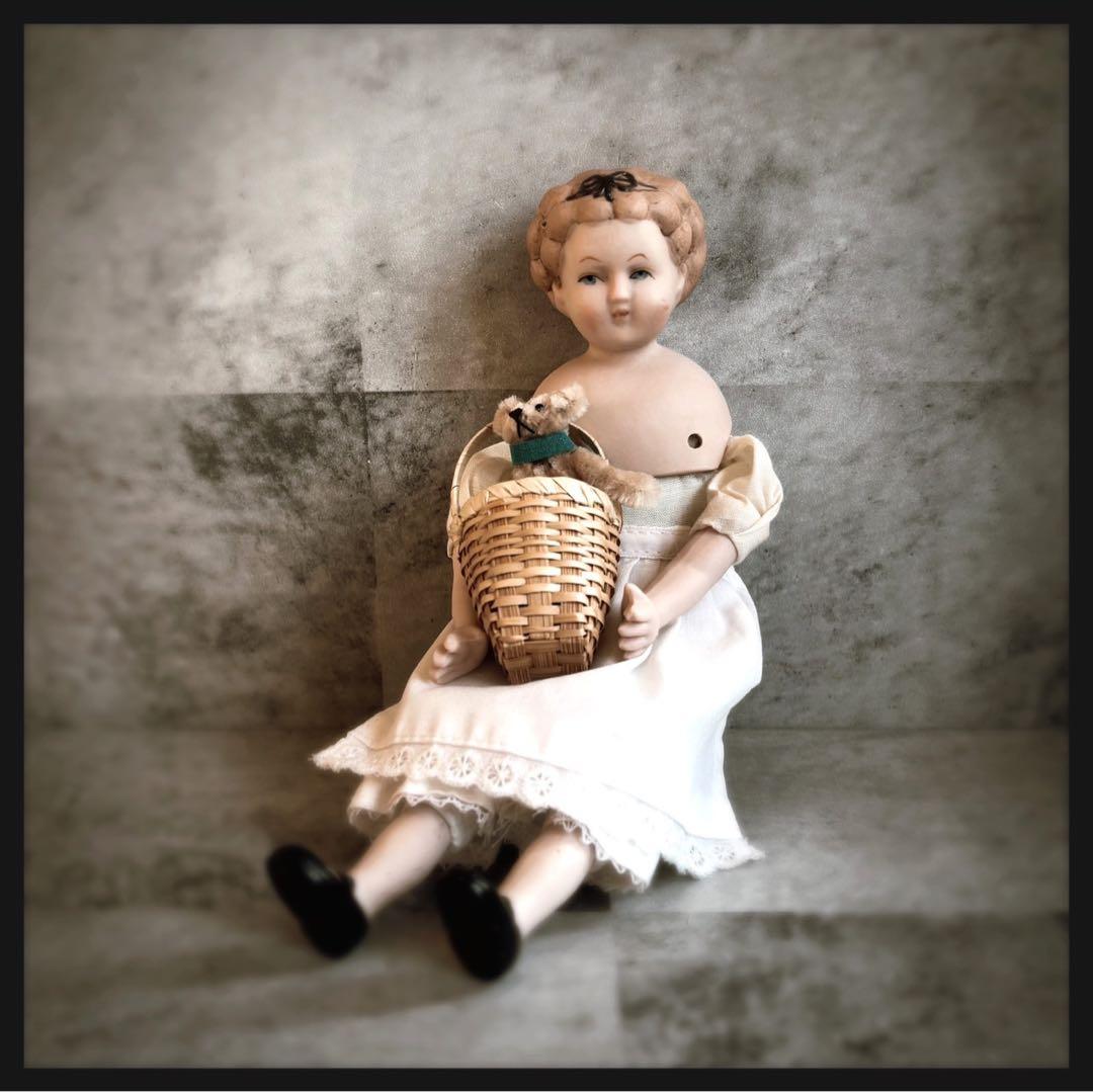 レアヴィンテージ 黒いリボンの女の子　ビスクドール