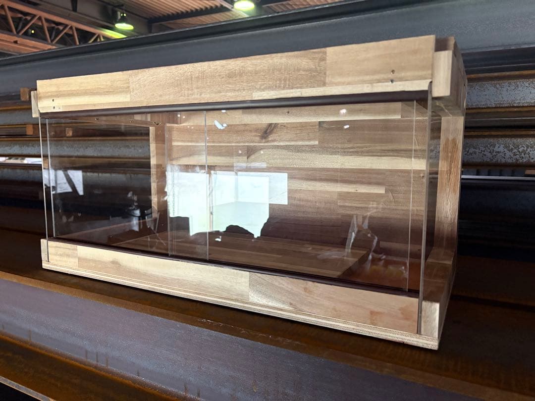 爬虫類ケージ　60×30×30 アカシア材サイドアクリル仕様