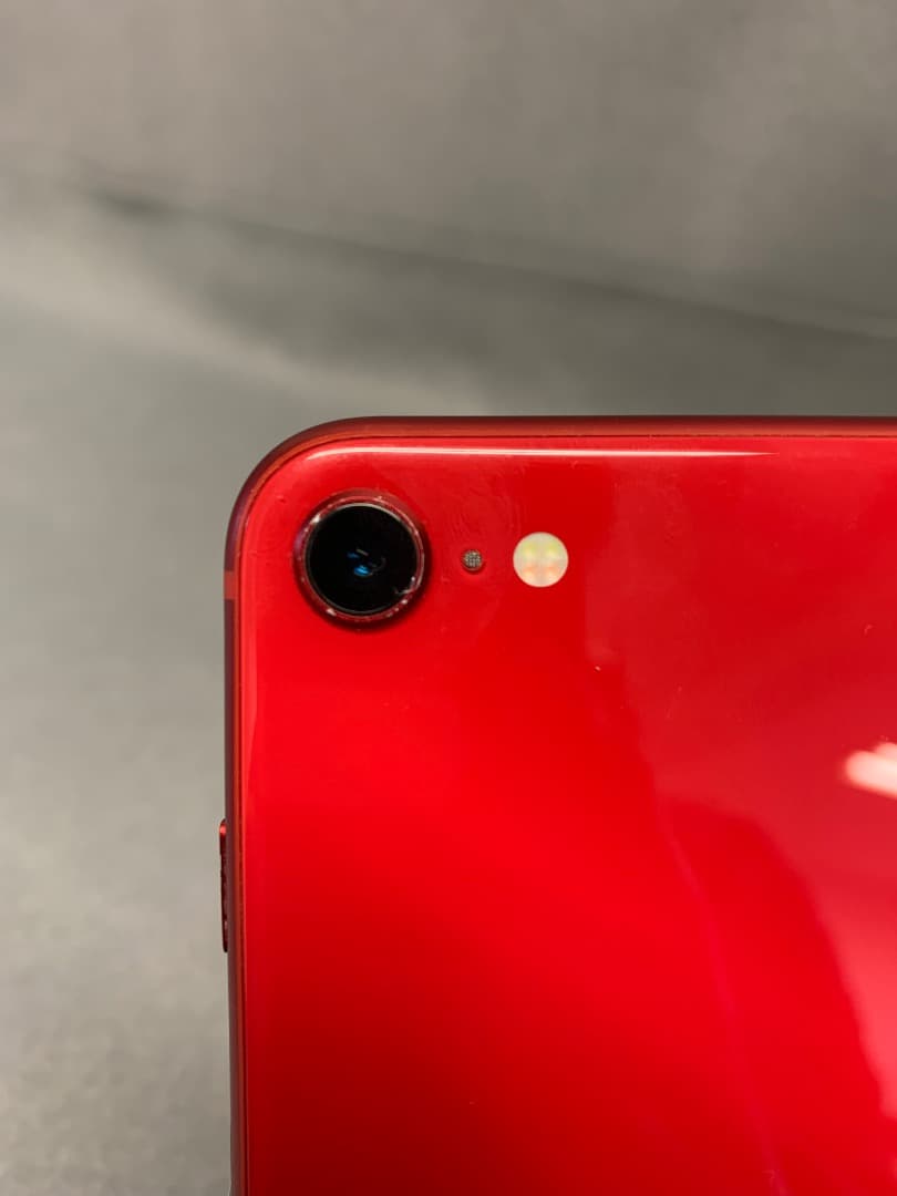 美品　国内版　SIMフリー　iPhoneSE　第二世代　128GB レッド色