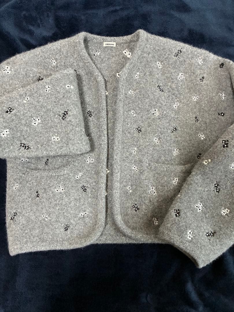 クレドナ CREDONA フラワー エンブロイダリー ニット ジャケット　グレー