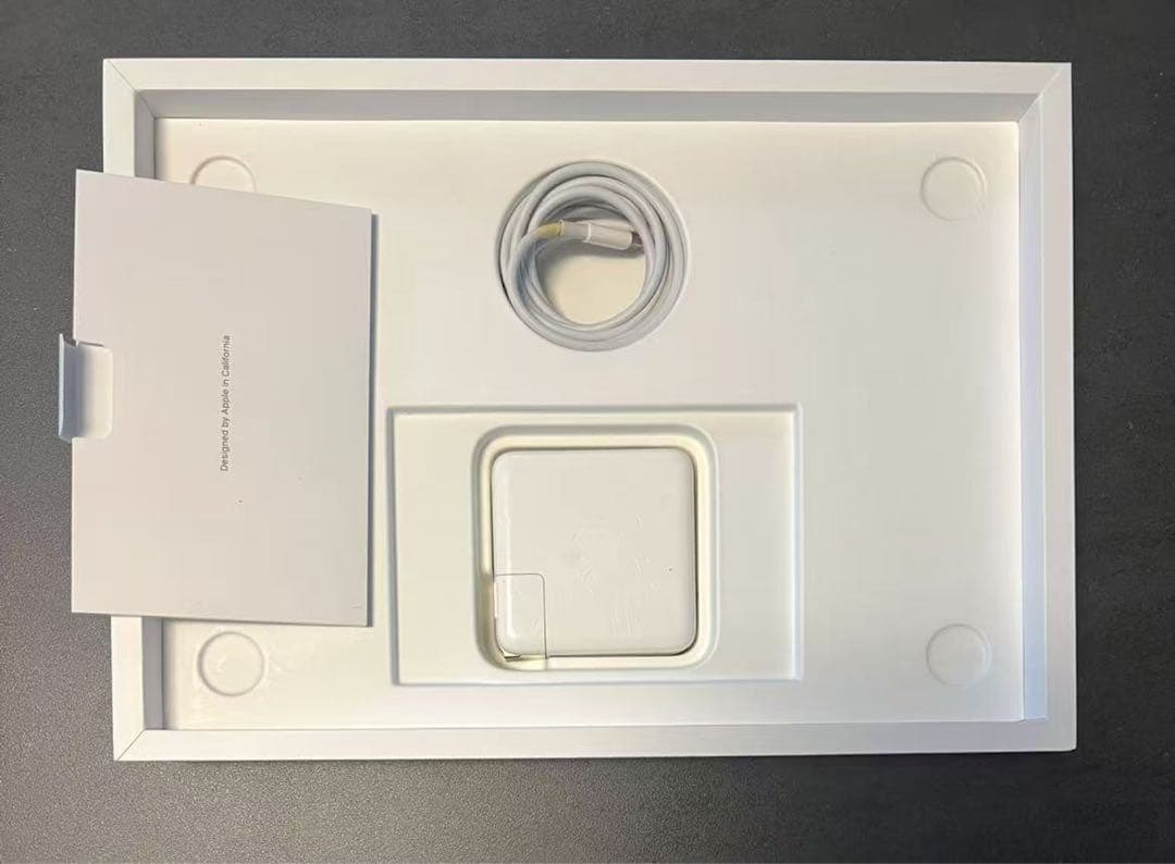 美品M1チップ Macbook Pro 2020 メモリ8gb SSD256gb