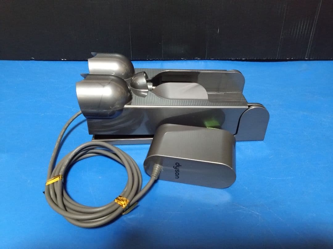 大人気モデル！dyson‼️デジタルスリムフィラフィ SV18収納ブラケット付③