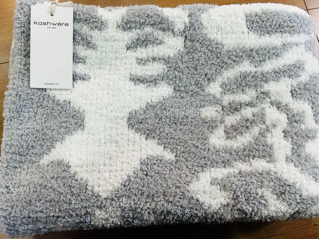 【新品】メルカリ最安値！！カシウエア ダマスク柄　ハーフブランケット