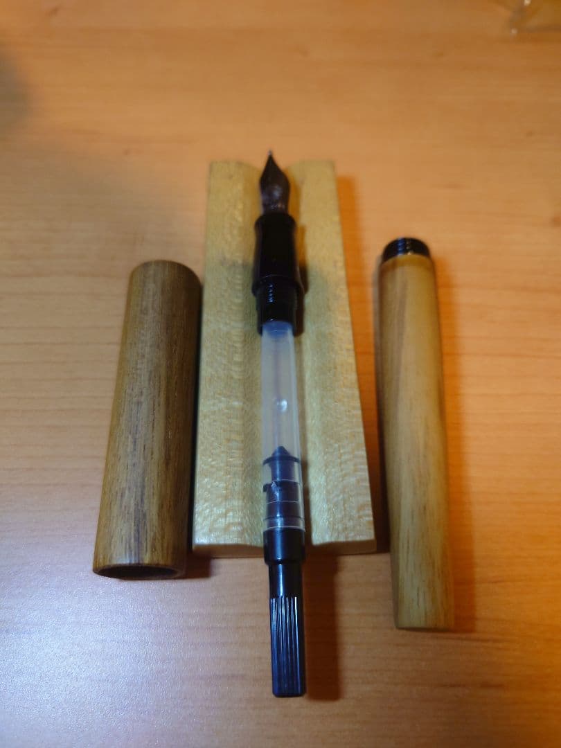 WANCHER 世界樹万年筆　渓流ニブ　おまけ付き　木箱入り　長刀