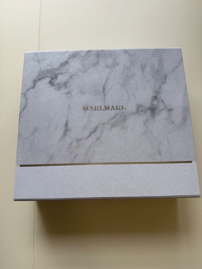 MARLMARLニットカーディガン・パンツ・帽子セット　【新品・箱あり】