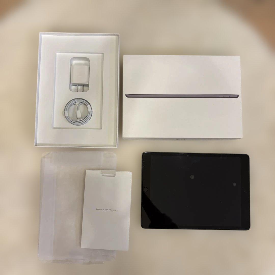 iPad (第９世代)W i-fi 64G グレー　グラスシート　初期化済み