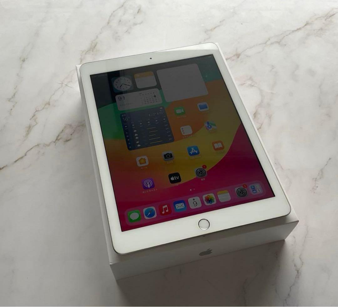 iPad 第6世代 32GB シルバー