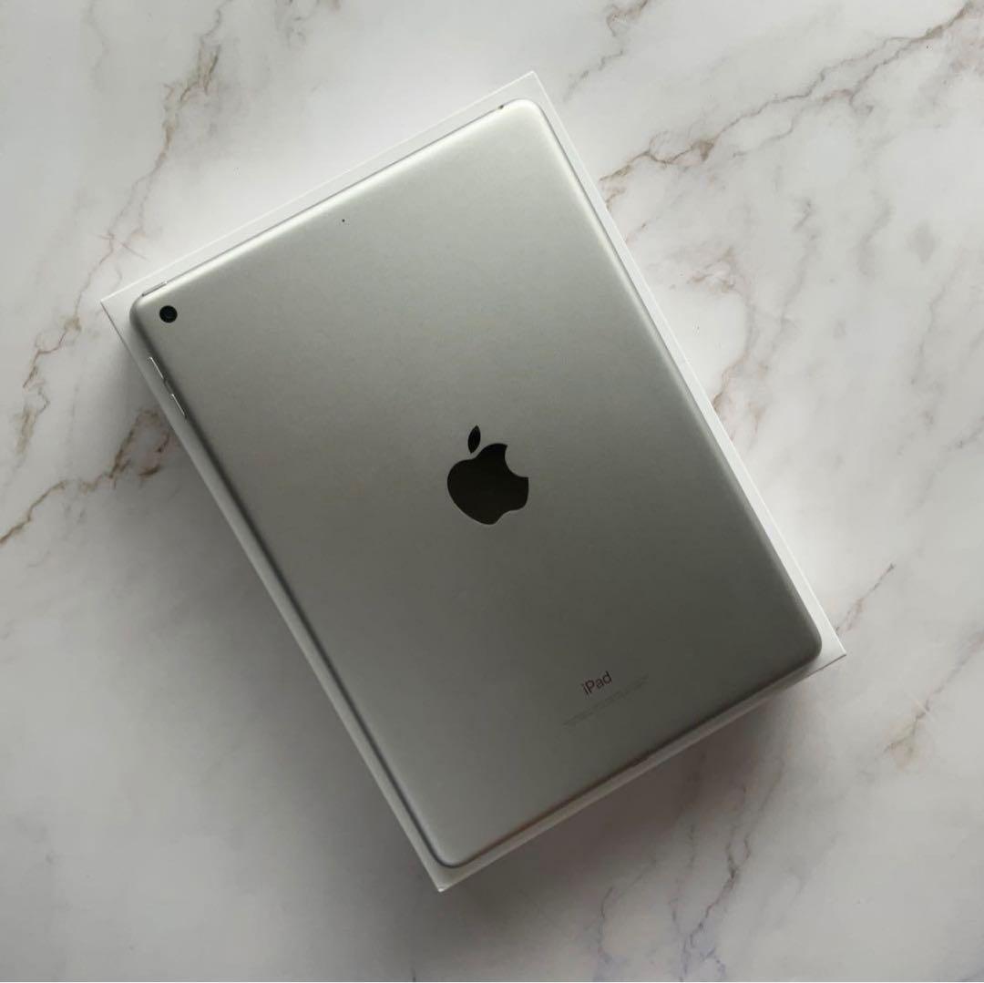 iPad 第6世代 32GB シルバー