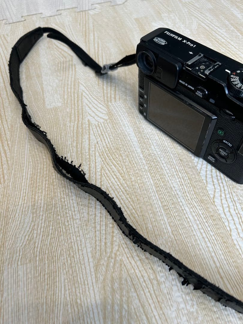 最終値下げFUJIFILM X-Pro1 ダブル単焦点レンズキット(おまけ付き)