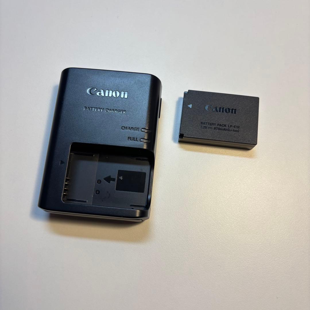 Canon EOS Kiss M ダブルズームキット ミラーレス一眼