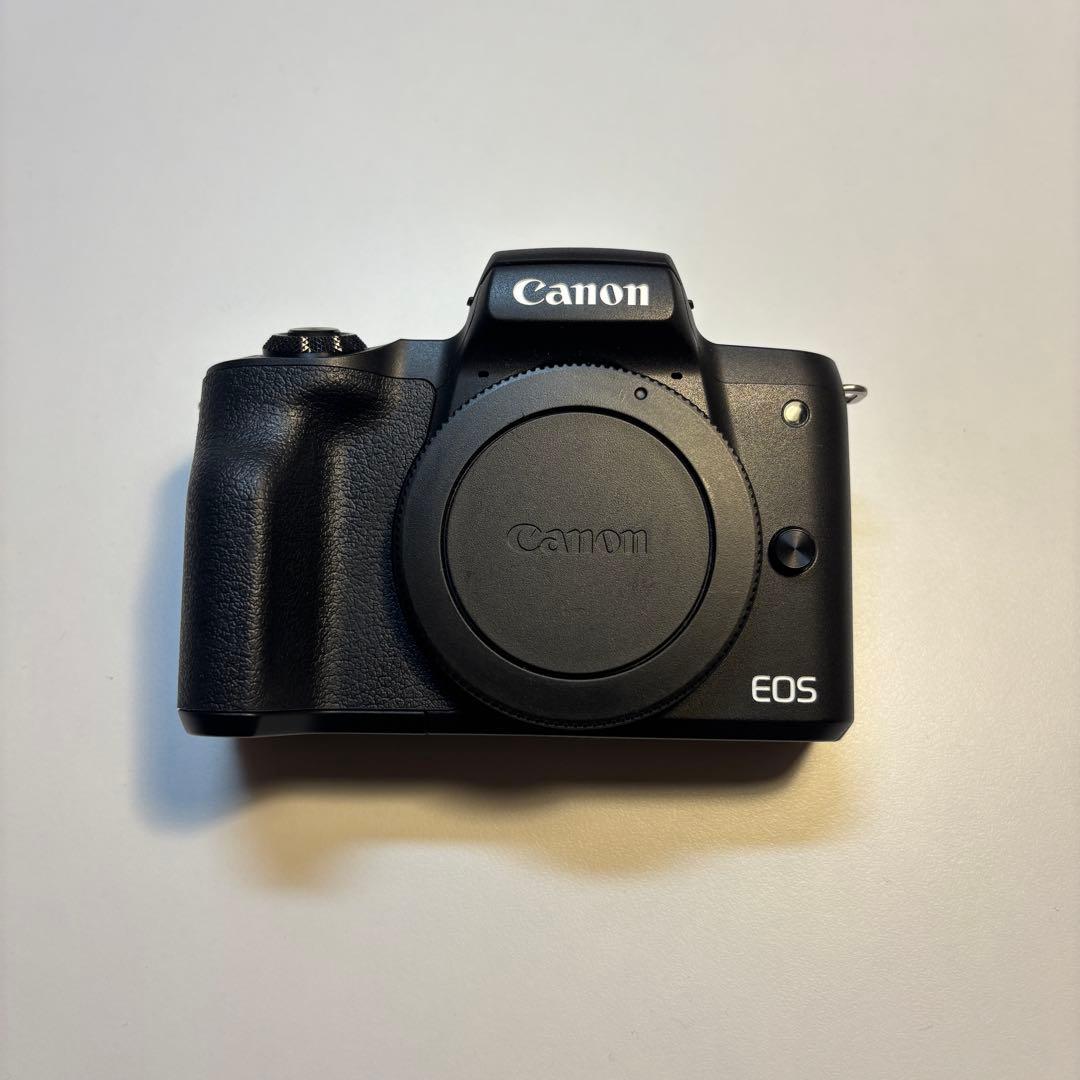 Canon EOS Kiss M ダブルズームキット ミラーレス一眼