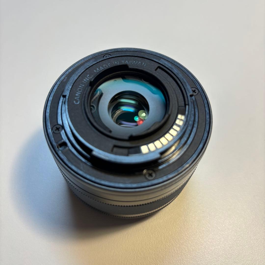 Canon EOS Kiss M ダブルズームキット ミラーレス一眼