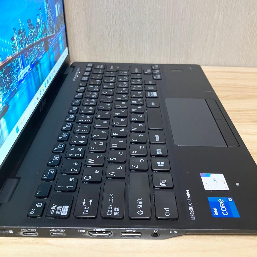 第11世代《軽量薄型》LIFEBOOK U9311F 2021年製 i5