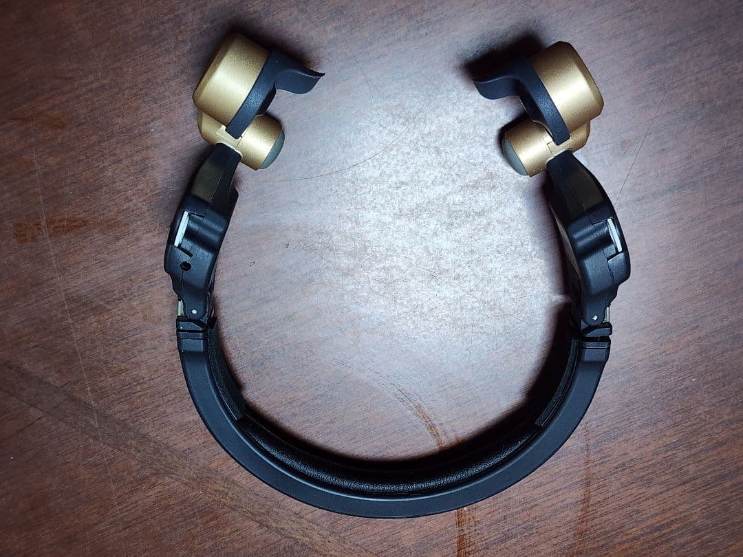 ココチモ　きこえるホン（金）　k-phone 耳に入れないスマート集音器