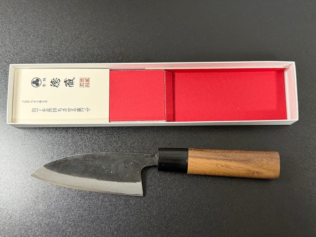 徳蔵刃物 / 黒打ち小出刃包丁 105mm 両刃 青紙2号 胡桃 土佐包丁