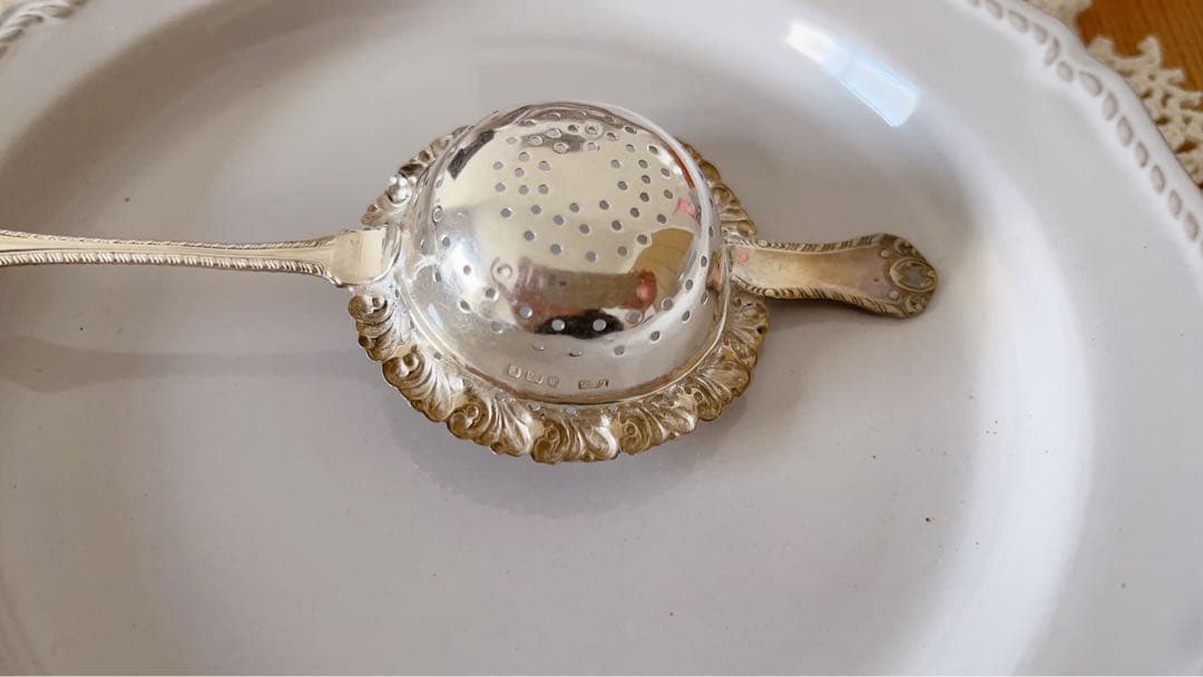 英国製純銀アンティークティーストレーナー