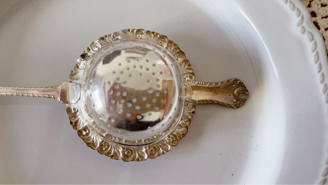 英国製純銀アンティークティーストレーナー