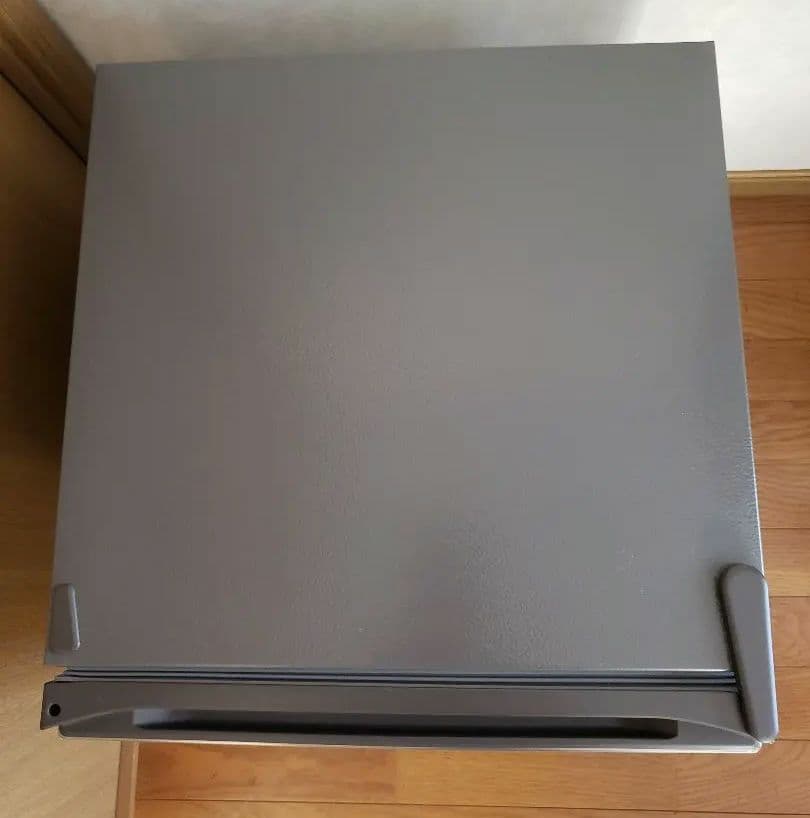 最終価格※Hisense シルバー小型冷蔵庫 ガラス棚付き