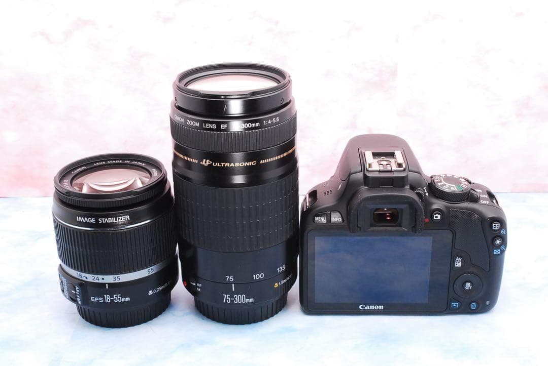 Canon Kiss X7☆一眼レフカメラ☆S数少☆豪華Wレンズ☆軽量＆小型