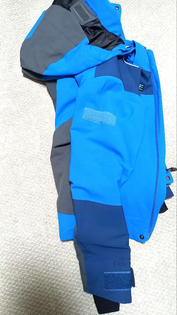 オンヨネデモ　ハイグレータースキーウェア　サイズ上SS　下S－3㎝