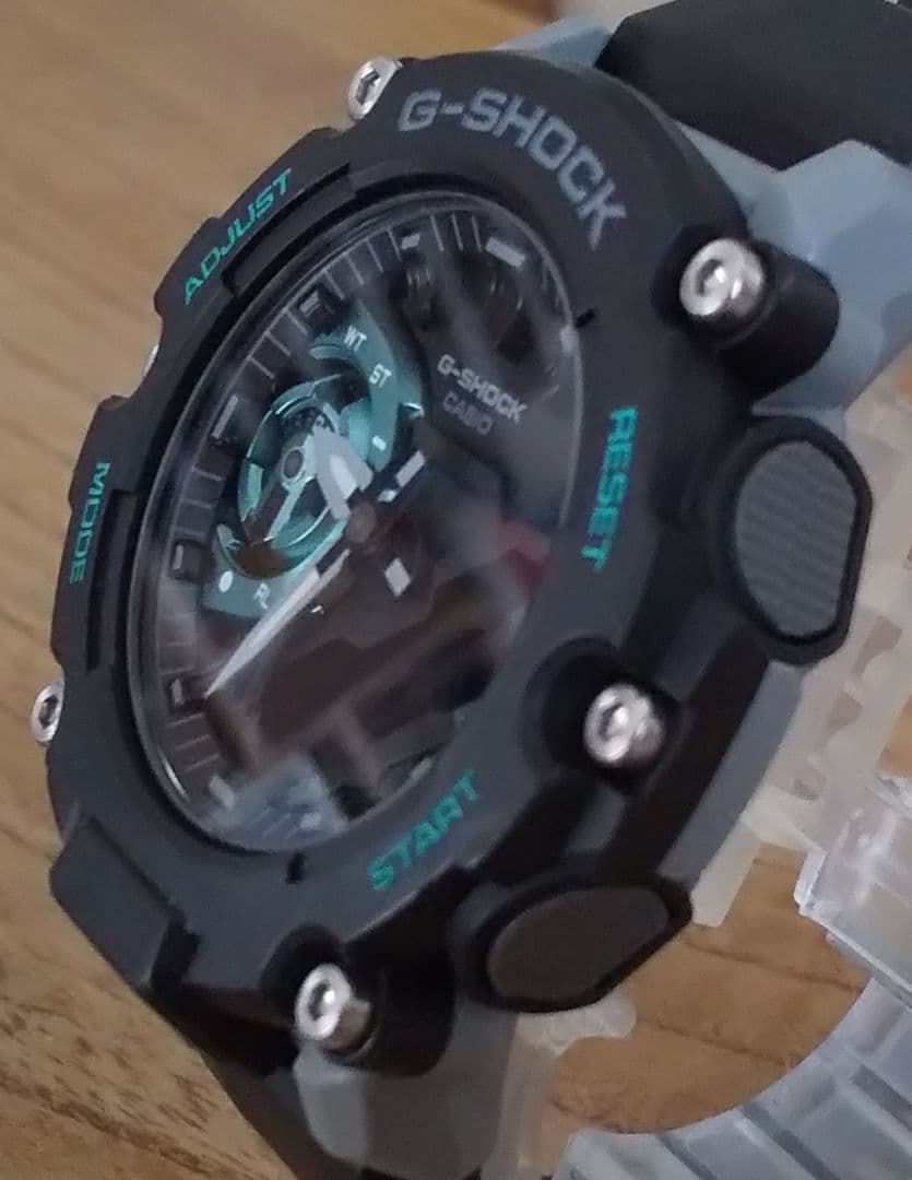 カシオ G-SHOCK GA-2200M カーボンコアガード構造