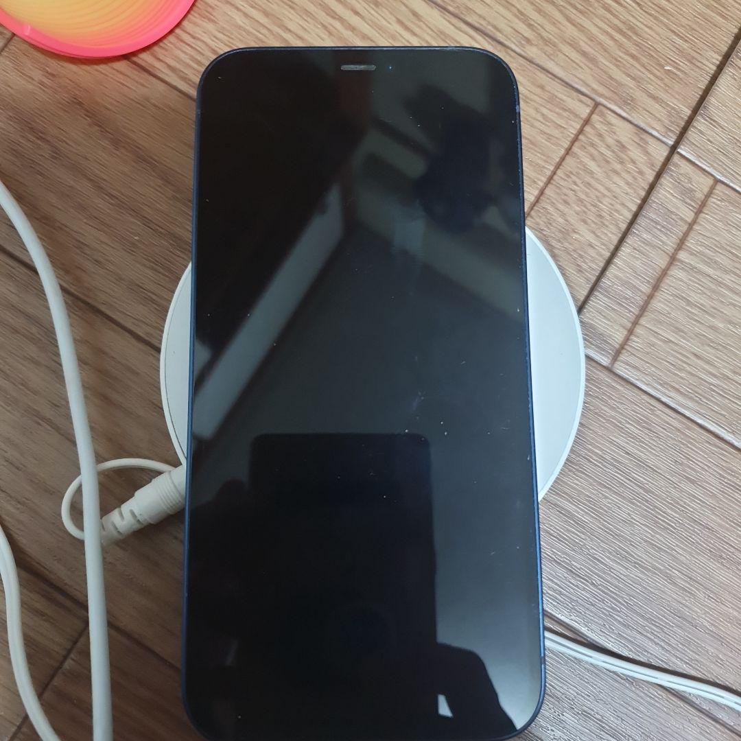 Apple iPhone 12 青 背面ひび割れあり