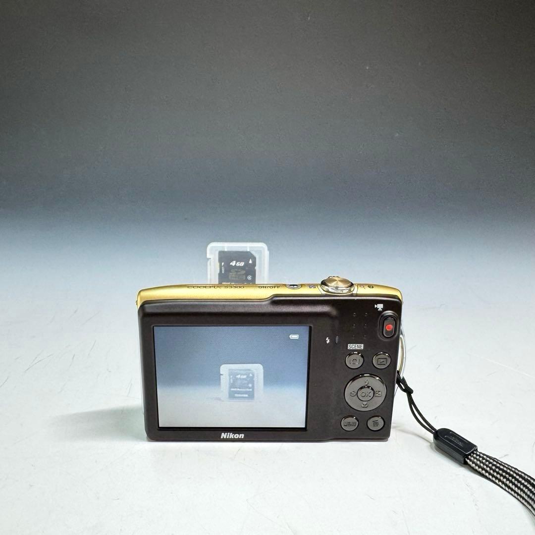 美品 Nikon COOLPIX S3300 コンパクトデジタルカメラ ゴールド