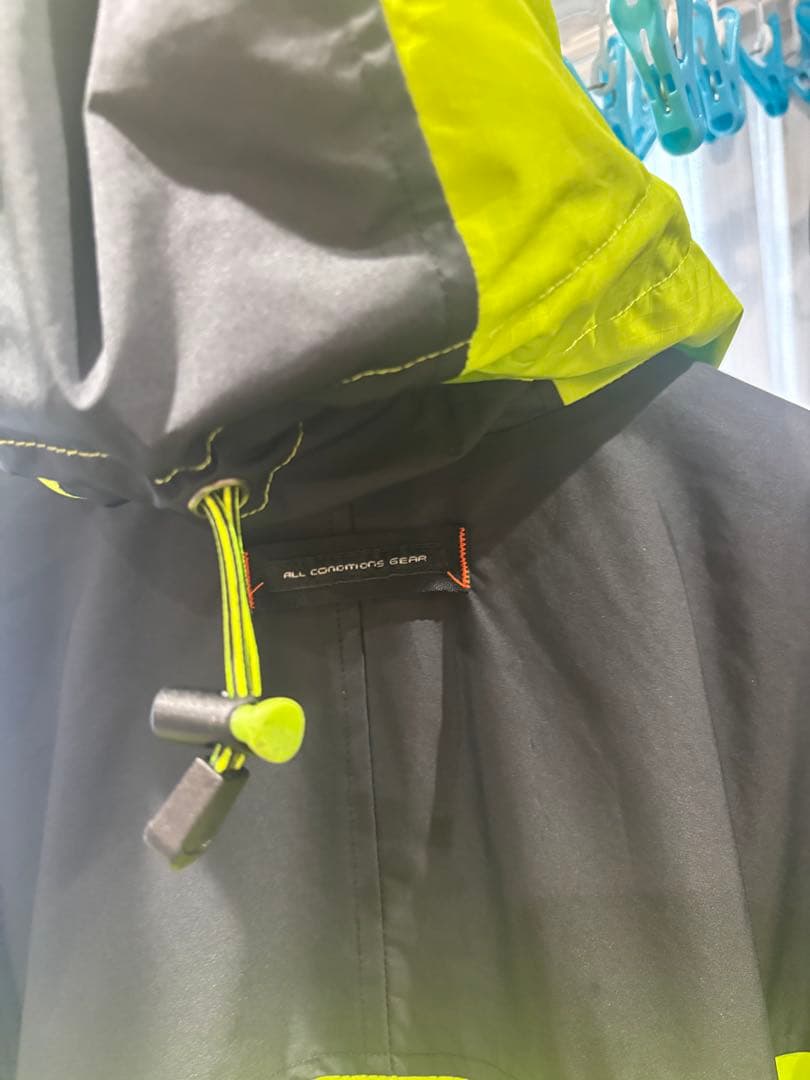 NIKE ナイキ　acg アウター　未使用にた近い　L