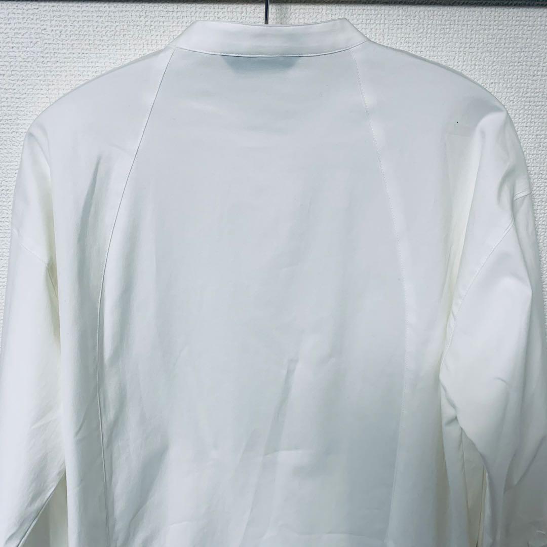 美品　OUR シワになりにくい胸元切り替えロングシャツ　ホワイト