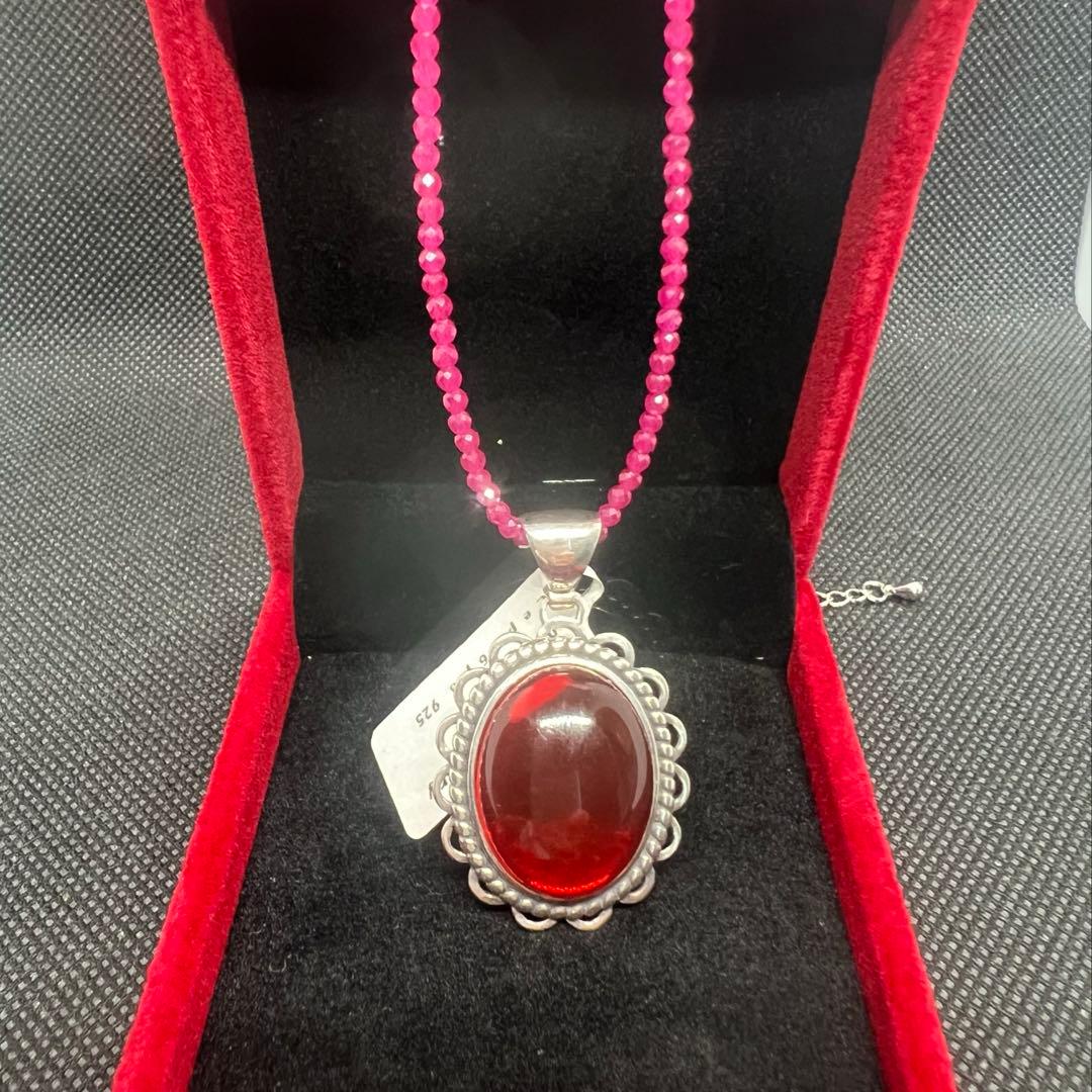 天然ポーランドの赤琥珀のペンダントトップにルビーのチェーンのセットs925使用