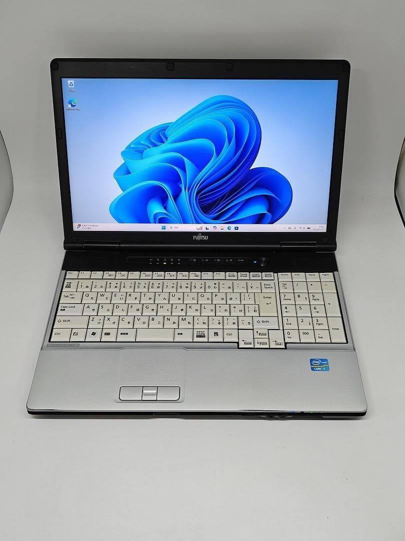 【FUJITSU】爆速 Core i7/新品SSD256GBノートパソコン　E7