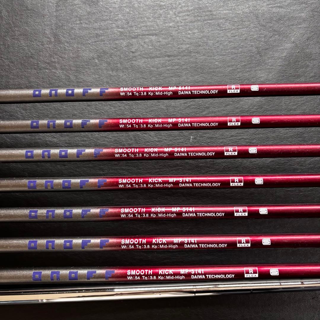 送料込メンズゴルフクラブセットONOFFオノフXI-D赤アイアンODYSSEY