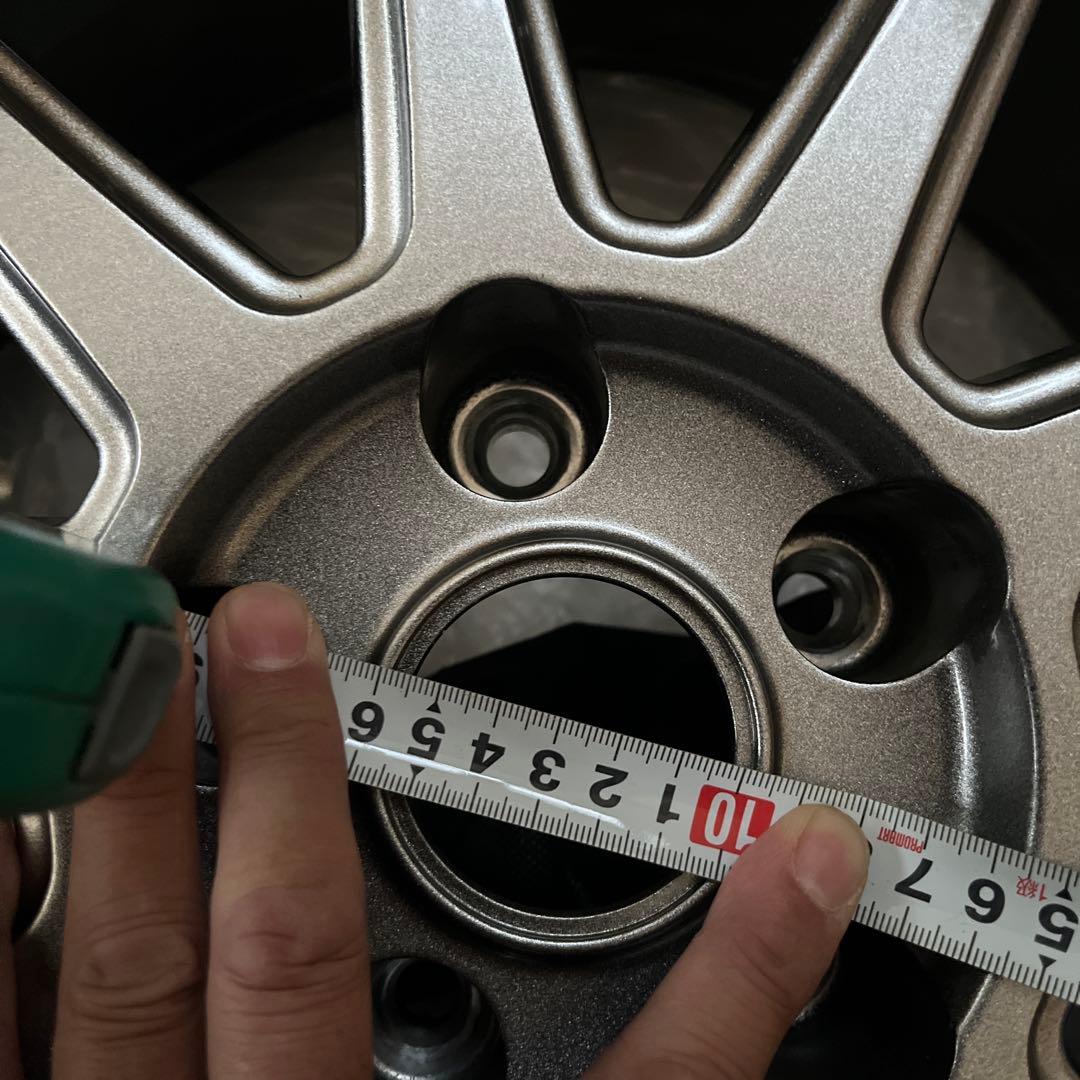 17インチ ガンメタリック 10スポークホイール　ロクサーニ　スポーツ