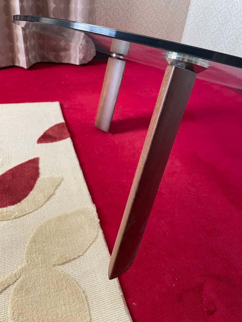 イタリア ナツッジ NATUZZI のガラステーブル 美品