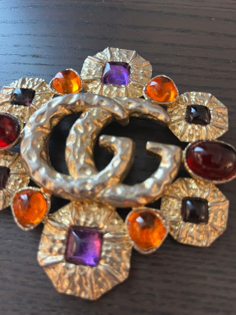 GUCCI グッチ　アンティーク調ブローチ