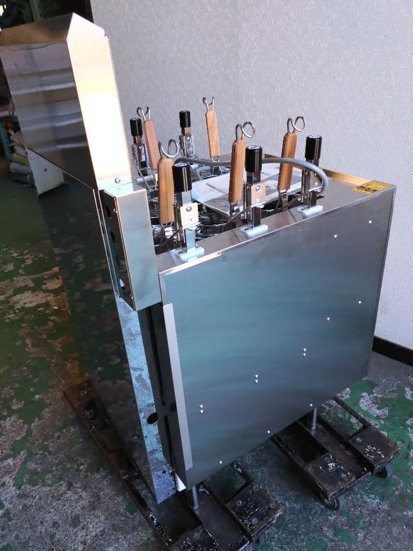 ガス式自動ゆで麺機（新品未使用）