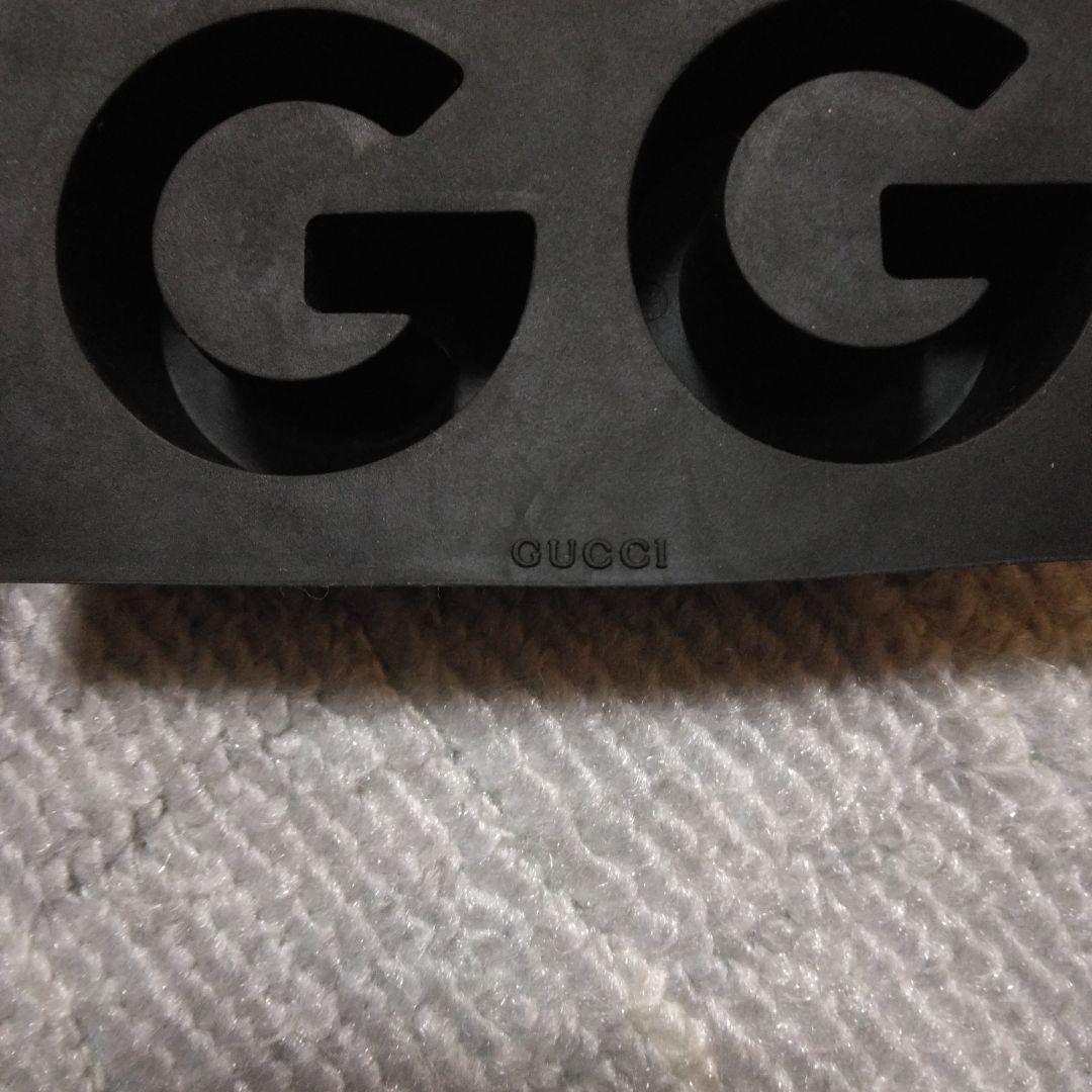 GUCCIの製氷機