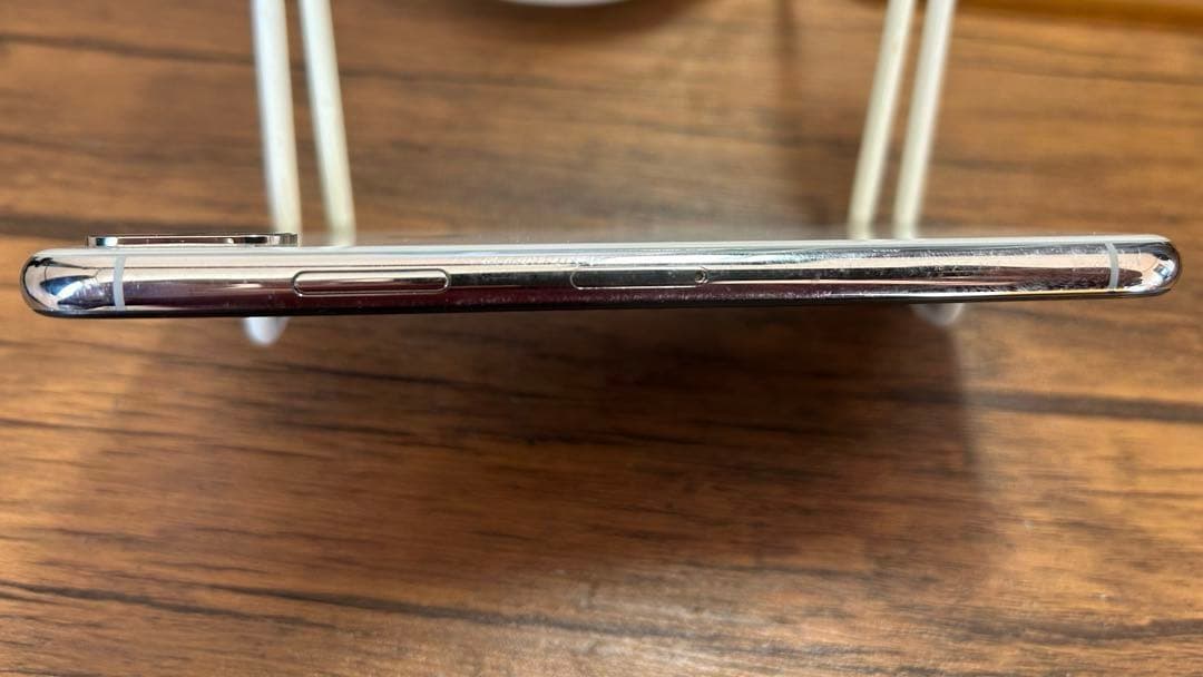 Apple iPhone XS 64GB シルバー 本体のみ