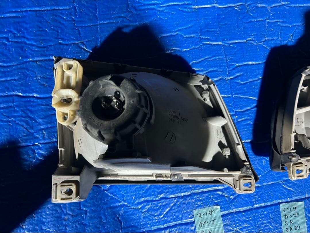 マツダ　ボンゴ　SK82V ヘッドライト左右セット