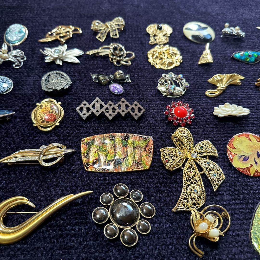 【vintage】ブローチまとめ売り　120個　大量　レトロ　昭和
