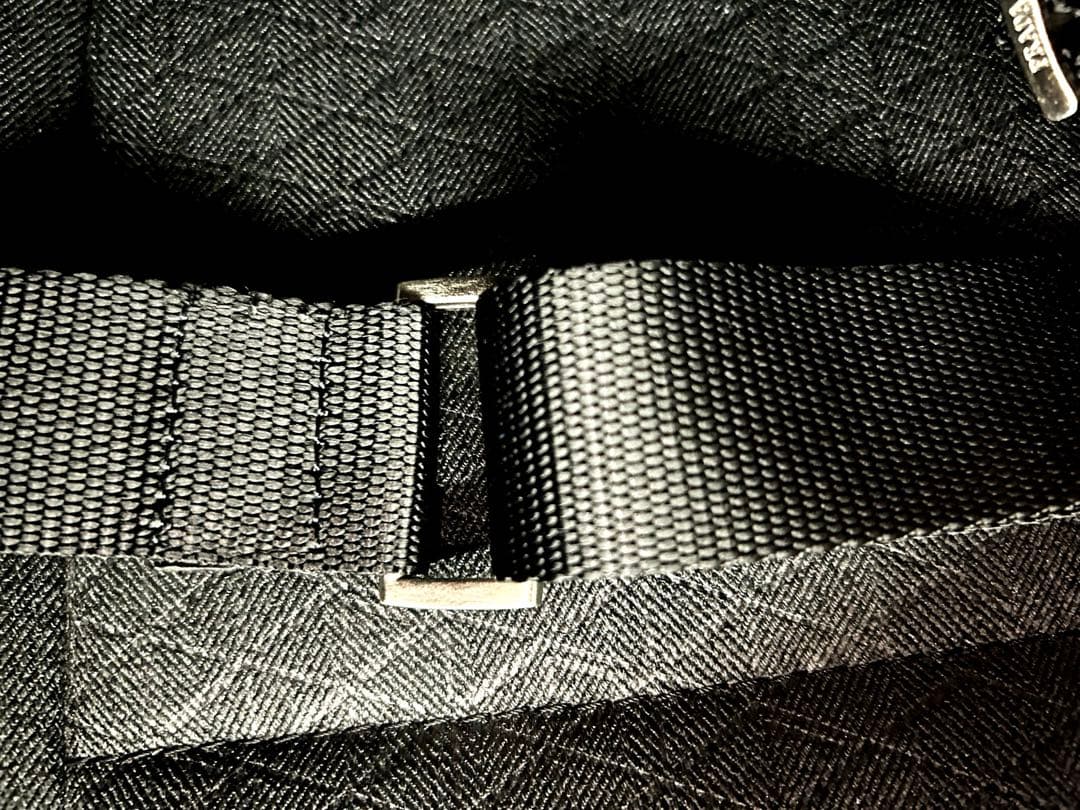 PRADA ブラックナイロンショルダーバッグ【美品】