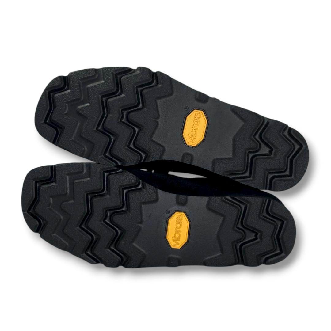 【極美品】クラークス ワラビーブーツ ゴアテックス UK7.5 ブラックスエード