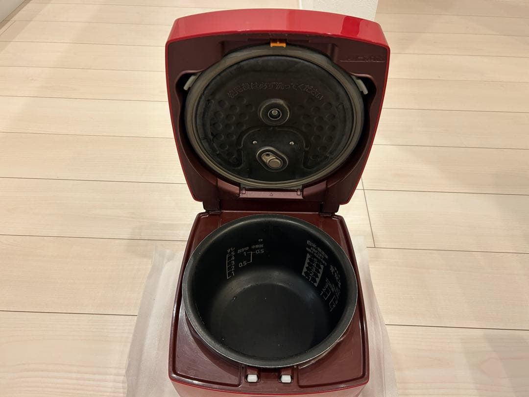 三菱炊飯器　　NJ-XE10E6-R形